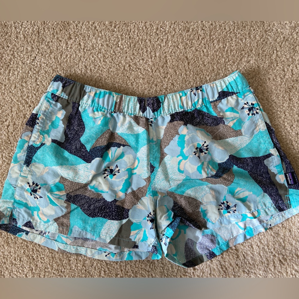 Patagonia Women’s M Barely Baggies Shorts